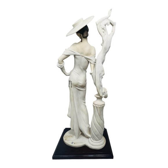 Giuseppe Armani Vintage 1992 Porcelain Statue 18" - Picture 8 of 12